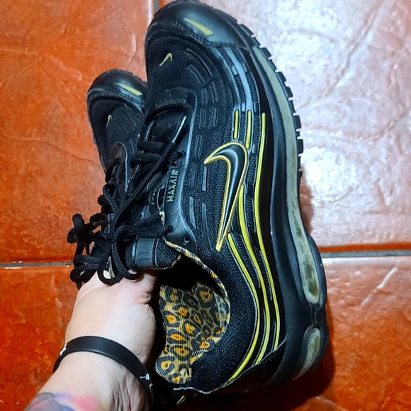 Nike Shoes - Nike black and gold sneakers tennis shoes 9.5 Maxair